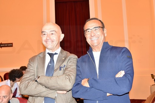 Festival: pesce al sale e un Pigato al tavolo del Sindaco e di Carlo Conti per aprire la pagina della kermesse di febbraio prossimo Festival: pesce al sale e un Pigato al tavolo del Sindaco e di Carlo Conti per aprire la pagina della kermesse di febbraio prossimo