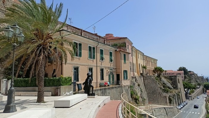 Ventimiglia: il plauso della consigliera Franca Bonadonna ai residenti della città alta Ventimiglia: il plauso della consigliera Franca Bonadonna ai residenti della città alta