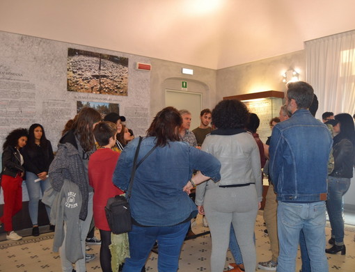 Sanremo: gli studenti del Liceo Diderot di Marsiglia in visita nei giorni scorsi a Palazzo Nota (Foto) Sanremo: gli studenti del Liceo Diderot di Marsiglia in visita nei giorni scorsi a Palazzo Nota (Foto)