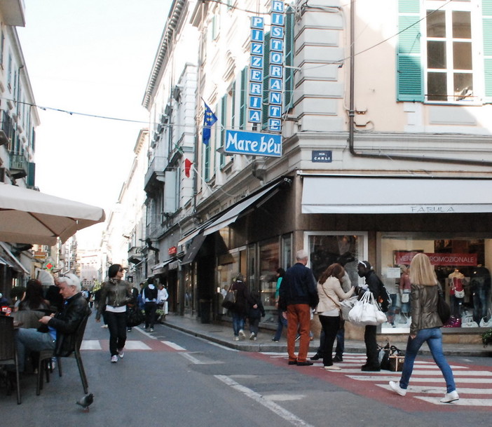 Sanremese a New York ci scrive per inserirsi nella discussione sui Vù Cumprà nei dehor