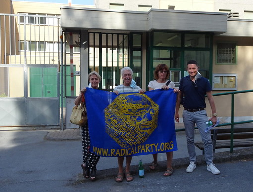 Sanremo: visita dei radicali in carcere: sul tavolo i problemi della capienza con 242 detenuti su un massimo di 191 Sanremo: visita dei radicali in carcere: sul tavolo i problemi della capienza con 242 detenuti su un massimo di 191