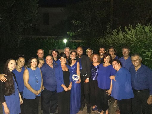 Da Bordighera a Ventimiglia, tanti impegni per l'associazione culturale 'Voci e Note sotto le stelle' (Foto) Da Bordighera a Ventimiglia, tanti impegni per l'associazione culturale 'Voci e Note sotto le stelle' (Foto)