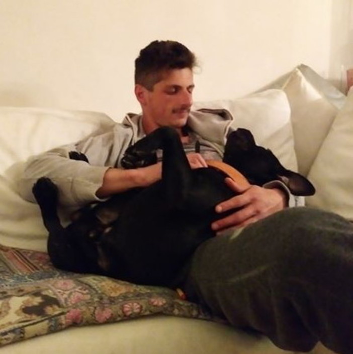 Dolceacqua: kafkiana vicenda per un cane comprato 4 anni fa, la denuncia del proprietario sui social (Foto) Dolceacqua: kafkiana vicenda per un cane comprato 4 anni fa, la denuncia del proprietario sui social (Foto)