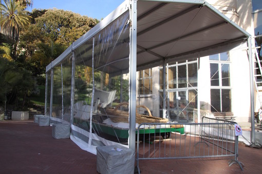 La tensostruttura che l'anno scorso era a Villa Ormond e quest'anno sarà in piazza Colombo La tensostruttura che l'anno scorso era a Villa Ormond e quest'anno sarà in piazza Colombo