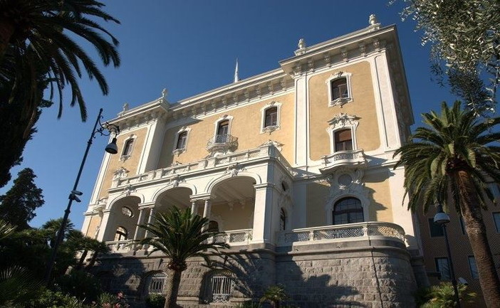 Villa Regina Margherita, il Comune punta all’acquisizione dell’intero complesso: avviato il confronto con la Provincia Villa Regina Margherita, il Comune punta all’acquisizione dell’intero complesso: avviato il confronto con la Provincia
