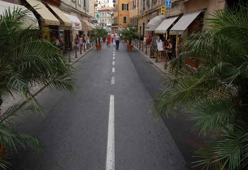 Sanremo:i commercianti di via Feraldi ringraziano l'assessore Il Grande Sanremo:i commercianti di via Feraldi ringraziano l'assessore Il Grande