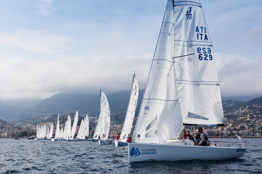 Vela: la carica dei J/70 torna in scena nelle acque di Sanremo da venerdì a domenica prossimi