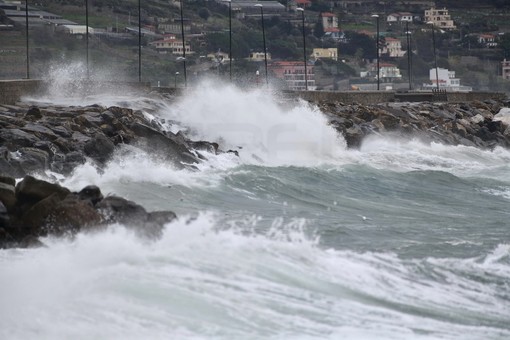 Maltempo sulla Liguria: per ora 10 mm di pioggia in alcune città della provincia e venti fino a 70 km/h Maltempo sulla Liguria: per ora 10 mm di pioggia in alcune città della provincia e venti fino a 70 km/h