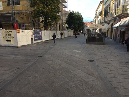 Imperia: duro rimbrotto del Comitato di via Cascione "Vediamo sentenze sputate da chi non sa fare una analisi di mercato" Imperia: duro rimbrotto del Comitato di via Cascione "Vediamo sentenze sputate da chi non sa fare una analisi di mercato"