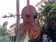 Sanremo: dopo le sedie giganti a Santa Tecla e le note musicali al Casinò ecco il grande violino di Enrico Benetta