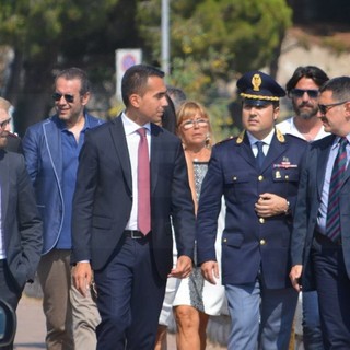 Ventimiglia: termina la visita dell'On. Di Maio "L’Europa o si sveglia o morirà. Qui, per oggi finisce l’Europa" (Foto e Video)