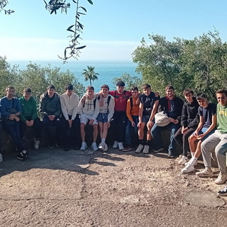 Visita degli alunni dell'Istituto 'Ruffini-Aicardi' di Sanremo ai giardini di Villa Hanbury (Foto)
