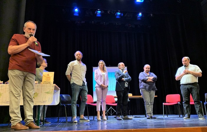 Ventimiglia: presentata la nuova ‘De.Co’ del ‘Fagiolo del Grammondo’ (Galleria Foto) Ventimiglia: presentata la nuova ‘De.Co’ del ‘Fagiolo del Grammondo’ (Galleria Foto)