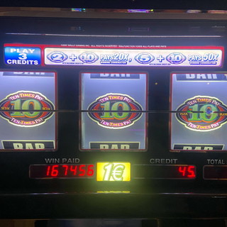 Sanremo: giocatrice delle slot al Casinò vince 61mila euro, un altro top score in un anno straordinario Sanremo: giocatrice delle slot al Casinò vince 61mila euro, un altro top score in un anno straordinario