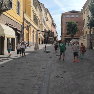 Imperia: ipotesi di riapertura al traffico di via Cascione: secco no del comitato 'M'Importa' "La pedonalizzazione porta miglioramenti e vivacità"