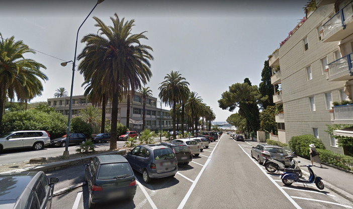 Sanremo: parcheggi a pagamento in via Anselmi, interpellanza dei Consiglieri di Fratelli d'Italia