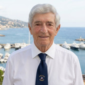 Addio a Enzo Alessi, storico maestro della vela a Sanremo: una vita tra mare, famiglia e insegnamento