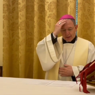 Nuovo appuntamento online con la 'Lectio Divina' predicata dal vescovo Antonio Suetta, dalla cappella dell’episcopio di Sanremo