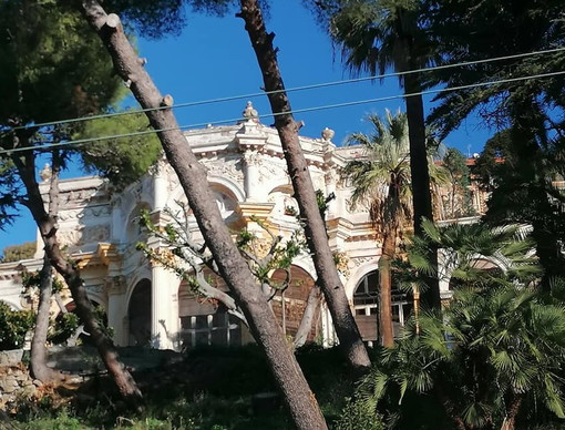 Ospedaletti: dopo i cartelli di messa in vendita il Sindaco Daniele Cimiotti fa chiarezza su Villa Sultana Ospedaletti: dopo i cartelli di messa in vendita il Sindaco Daniele Cimiotti fa chiarezza su Villa Sultana