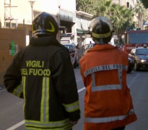 Sanremo: si rompe un tubo e l'acqua scende dal soffitto, casa inagibile nella Pigna
