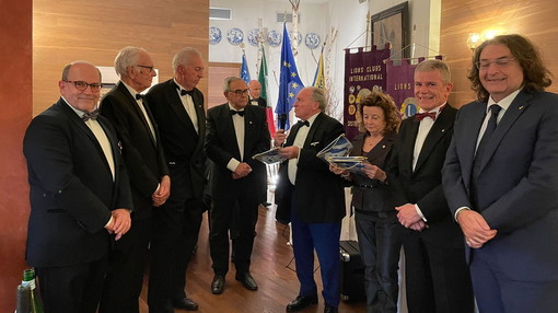 Imperia: 28° compleanno alla presenza del Governatore distrettuale per il Lions Club La Torre Imperia: 28° compleanno alla presenza del Governatore distrettuale per il Lions Club La Torre
