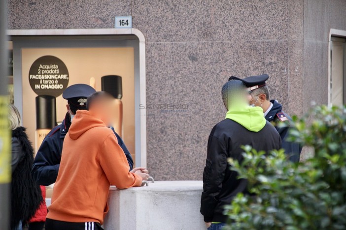 I controlli dei Carabinieri in via Matteotti
