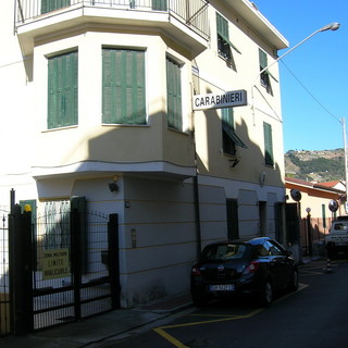 Bimba morta a Bordighera, il nonno sotto casa di Iannuzzi: “Risolviamo la questione”, scatta la denuncia per minacce