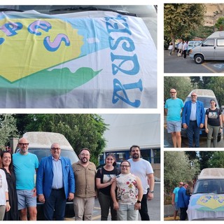 Vallecrosia al Mare dona un mezzo per il trasporto dei disabili alla Spes di Ventimiglia (Foto e video) Vallecrosia al Mare dona un mezzo per il trasporto dei disabili alla Spes di Ventimiglia (Foto e video)