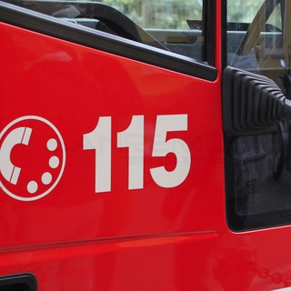 Sanremo: giovane minaccia di lanciarsi dalla finestra in via Gaudio, intervento di Polizia e Vigili del Fuoco