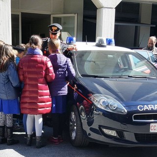 Cultura della legalità: gli alunni della Scuola “Asquasciati” in visita alla caserma dei Carabinieri di corso Inglesi a Sanremo Cultura della legalità: gli alunni della Scuola “Asquasciati” in visita alla caserma dei Carabinieri di corso Inglesi a Sanremo