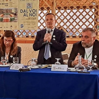 Burnout dei genitori e figli nei chatbot: lo studio che svela come l’IA diventa rifugio emotivo degli adolescenti