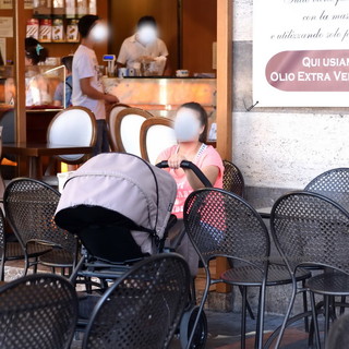 Forte vento in tutta la provincia: cade un albero a San Bartolomeo, vetri in strada a Sanremo Forte vento in tutta la provincia: cade un albero a San Bartolomeo, vetri in strada a Sanremo