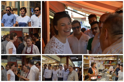 Ventimiglia: visita di Lara Comi al mercato, il Consigliere Nazzari "I media francesi ci boicottano" (Foto e Video) Ventimiglia: visita di Lara Comi al mercato, il Consigliere Nazzari "I media francesi ci boicottano" (Foto e Video)