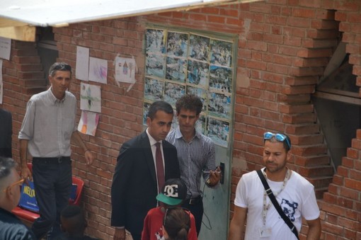 Ventimiglia: durissimo l'Onorevole Di Maio contro la Francia "L'Ue se ne frega e Macron alza i muri, vergogna!"