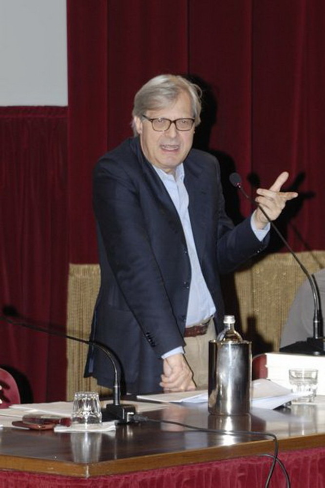 Sanremo: grande successo di partecipazione ieri pomeriggio per Vittorio Sgarbi ai 'Martedì Letterari'