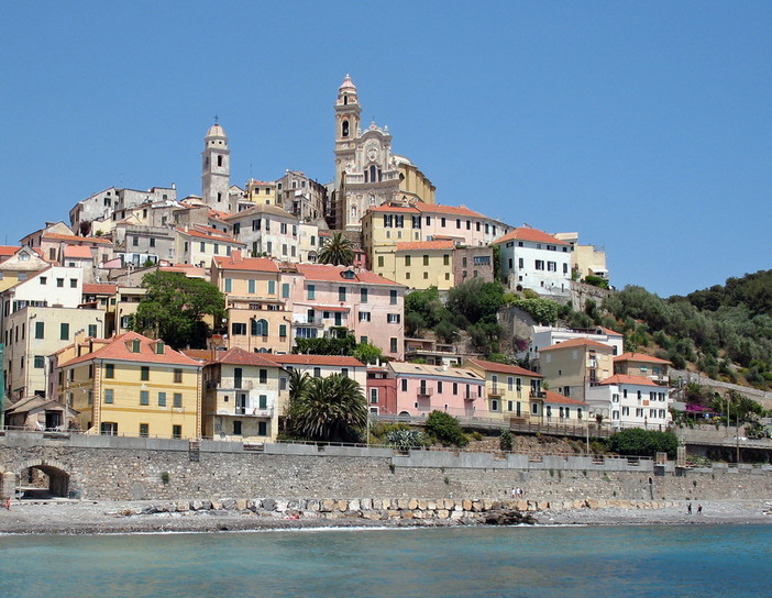 Cervo: il ricordo degli alunni e dei colleghi, della maestra Luce Cervo: il ricordo degli alunni e dei colleghi, della maestra Luce