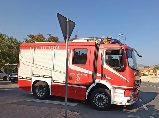 Bordighera, fuga di gas in via Pasteur: evacuati gli alunni della 'Rodari' (Foto)