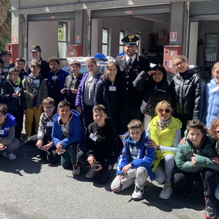 Sanremo: gli alunni della Elementare Sanremo Ponente in visita alla locale Compagnia Carabinieri