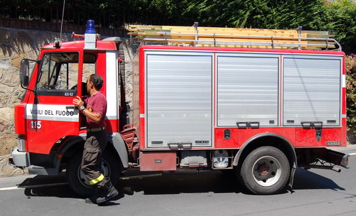 Ventimiglia: incendio nella zona compresa tra Varase, Trucco ed Airole Ventimiglia: incendio nella zona compresa tra Varase, Trucco ed Airole