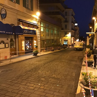 Sanremo: terminati oggi i lavori in via Carli, ecco il nuovo asfalto 'serigrafato', domani lo 'schiarimento' (Foto)