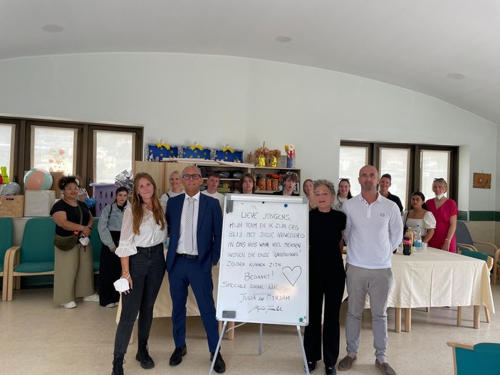 Sanremo, gli studenti dell'Horizon College in visita alla Residenza Anni Azzurri B. Franchiolo