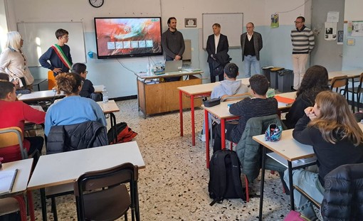 Imperia: l'assessore regionale Marco Scajola in visita alla scuola "Littardi"