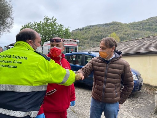 L’assessore regionale Marco Scajola oggi in visita al centro vaccini di Chiusavecchia (Foto) L’assessore regionale Marco Scajola oggi in visita al centro vaccini di Chiusavecchia (Foto)