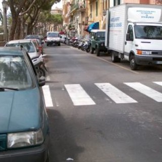 Sanremo: strisce parcheggio invisibili, l'Ufficio Viabilità interviene subito