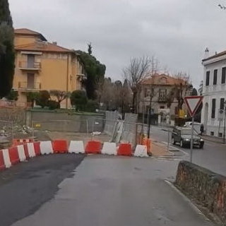 Bordighera: finalmente più sicura la parte bassa di via Coggiola, ora le opere per completarla (Foto e Video) Bordighera: finalmente più sicura la parte bassa di via Coggiola, ora le opere per completarla (Foto e Video)