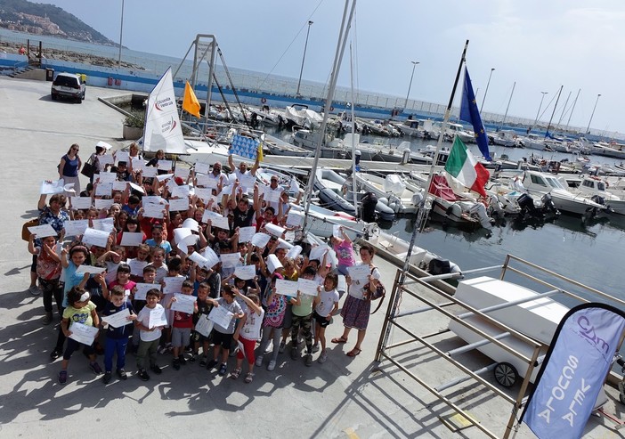 Diano Marina: il Club del Mare aderisce al progetto VelaScuola della Federazione Italiana Vela in collaborazione con il Miur Diano Marina: il Club del Mare aderisce al progetto VelaScuola della Federazione Italiana Vela in collaborazione con il Miur