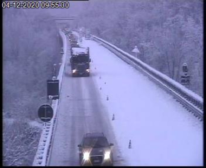 Autostrada A6 chiusa ai mezzi pesanti da Carmagnola a Savona e dal bivio con la A10 fino a Ceva Autostrada A6 chiusa ai mezzi pesanti da Carmagnola a Savona e dal bivio con la A10 fino a Ceva