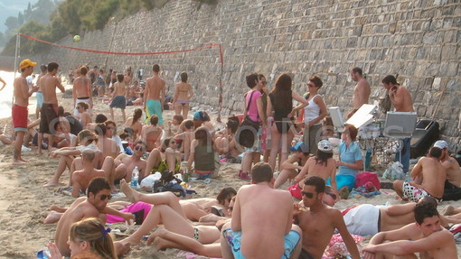 Ventimiglia: 13enne si frattura un braccio alle Calandre, trasportato dalla Croce Verde Intemelia Ventimiglia: 13enne si frattura un braccio alle Calandre, trasportato dalla Croce Verde Intemelia
