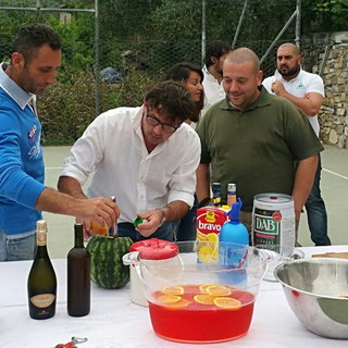 'White out': l'apericena in 'bianco' a Villa Viani. Musica e divertimento in valle (Foto)