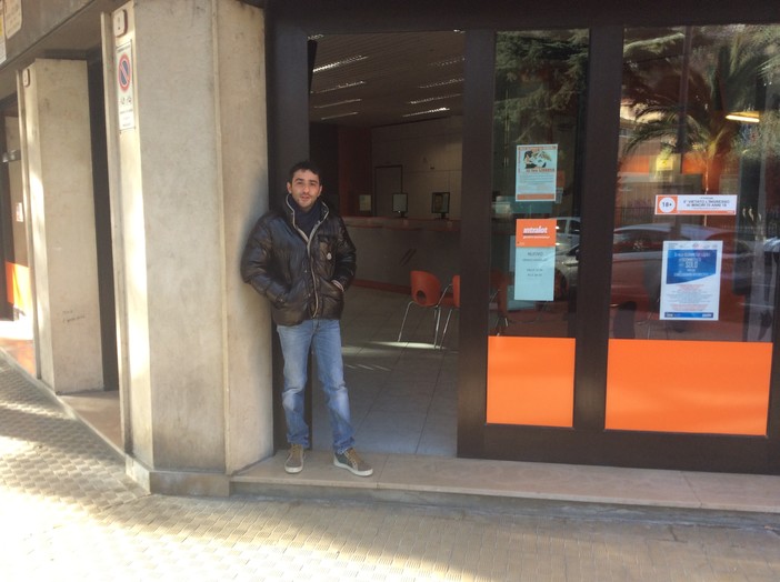 Apre la sala scommesse delle "polemiche" a Ventimiglia: dopo diffide e regolamento comunale l’ad Cavallo “Abbiamo carte in regola” Apre la sala scommesse delle "polemiche" a Ventimiglia: dopo diffide e regolamento comunale l’ad Cavallo “Abbiamo carte in regola”